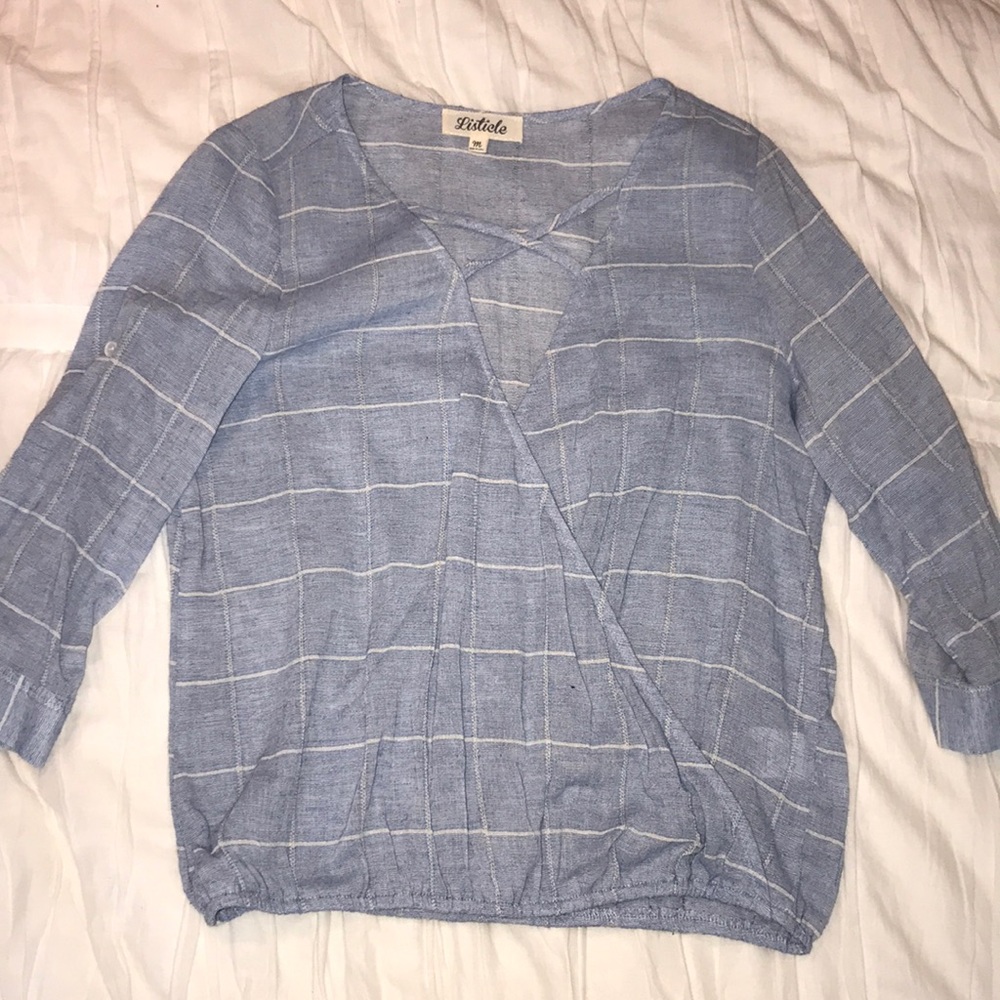 Listicle blue and white pattern top